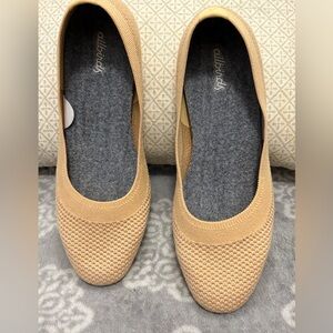 ALLBIRDS Womens Tree Breezer tan Flats size 8.5